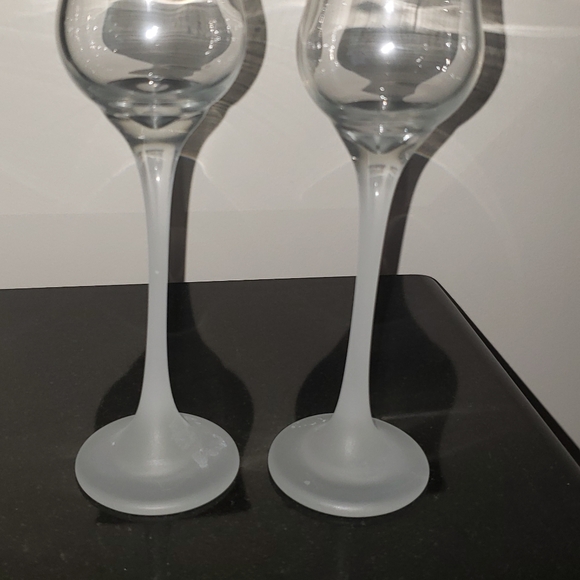 Frosted glass pitcher and 2 glasses or vases - Picture 7 of 8